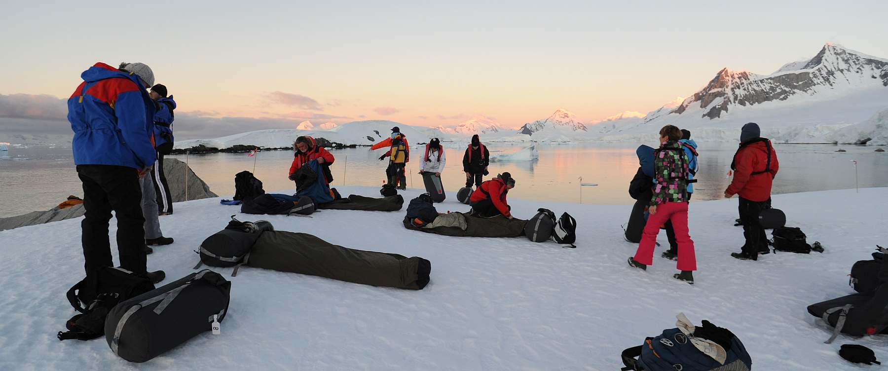 Antarktis Basecamp: Aktive Expedition ins Reich des Eises | MS PLANCIUS - Leguan Reisen