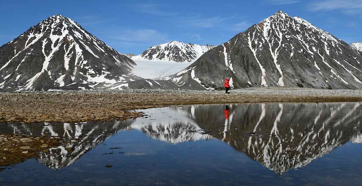 spitzbergen_poseidon_@-Page-Chichester_Magdalenafjord-2_small
