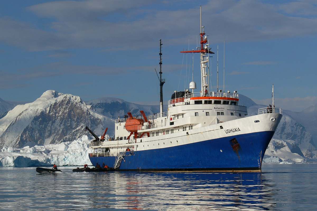 USHUAIA | 90 Passagiere