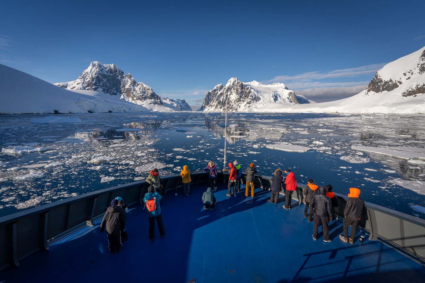 Antarktisreise mit Flug über die Drake Passage und der MAGELLAN EXPLORER - Leguan Reisen