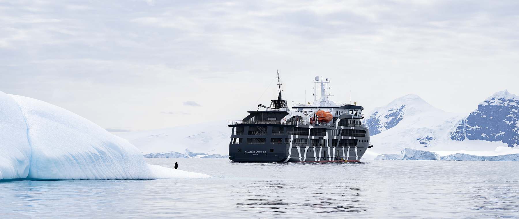 Antarktisreise mit Flug über die Drake Passage und der MAGELLAN EXPLORER - Leguan Reisen